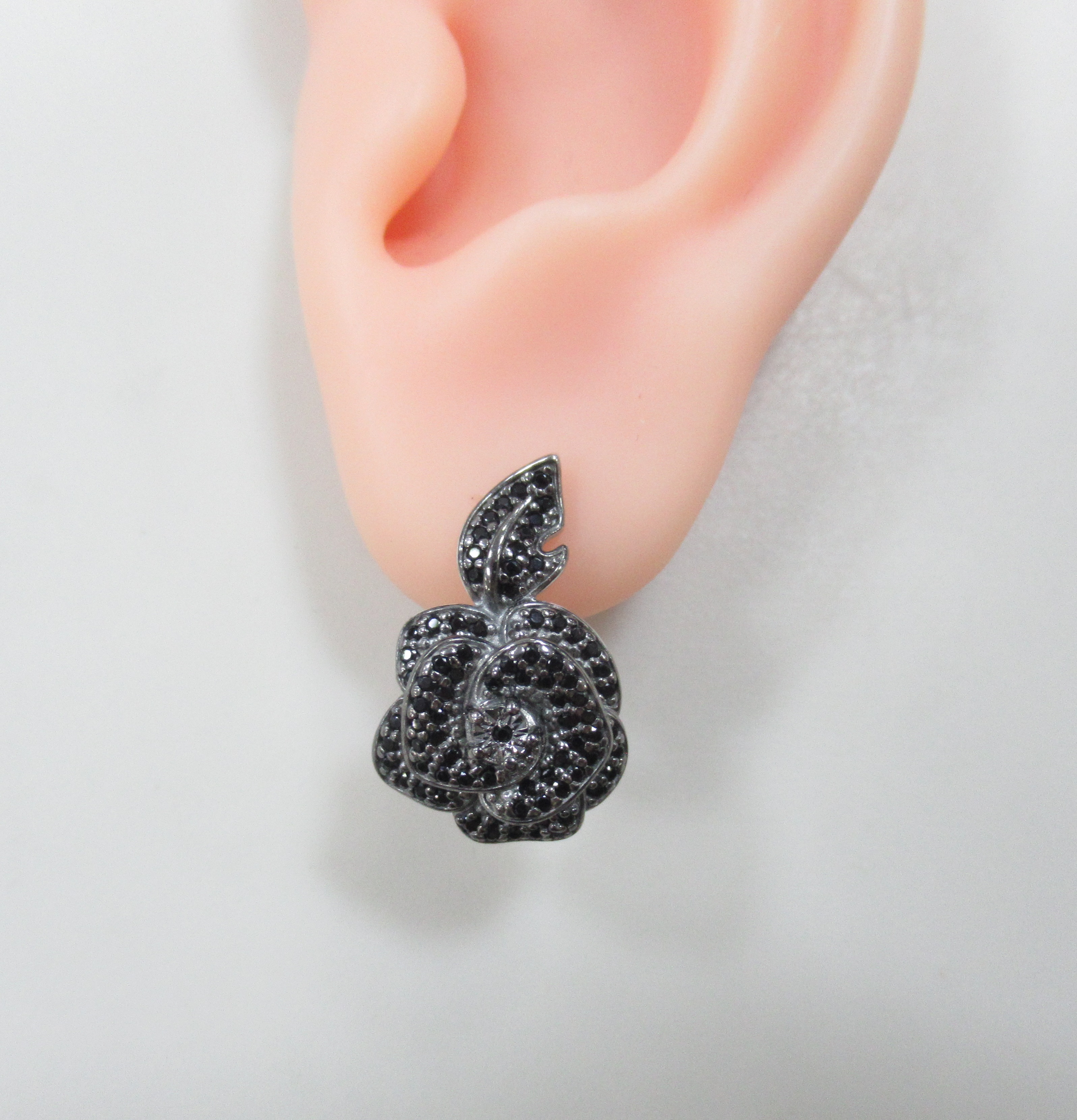 Серебряные серьги со шпинелью "Розы"